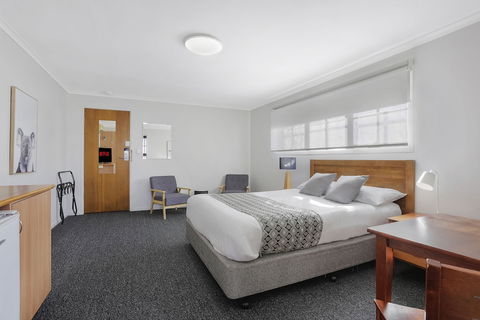 Tudor Motor Inn Warrnambool - Accommodation Brunswick Heads 3