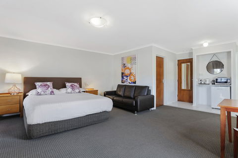 Tudor Motor Inn Warrnambool - Accommodation Brunswick Heads 6