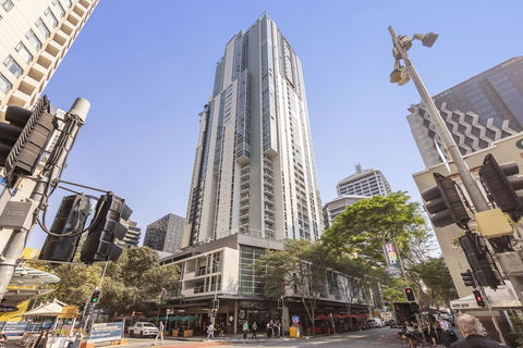 Oaks Brisbane Festival Suites - Accommodation Brunswick Heads 0