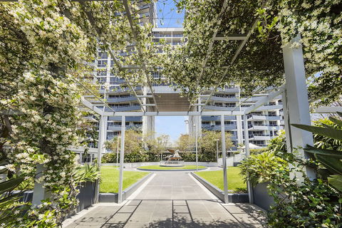 Meriton Suites Broadbeach, Gold Coast - Accommodation Brunswick Heads 3