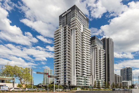 Meriton Suites Broadbeach, Gold Coast - Accommodation Brunswick Heads 0