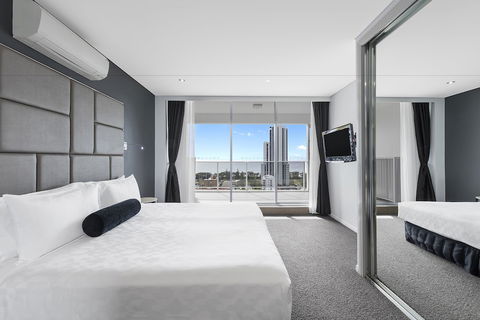 Meriton Suites Broadbeach, Gold Coast - Accommodation Brunswick Heads 6