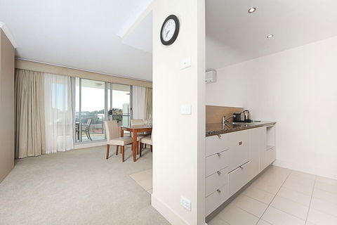 Accommodate Canberra - The Avenue - Accommodation Brunswick Heads 4