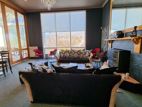 Tumbarumba Motel & Elms Restaurant - Accommodation Brunswick Heads 1