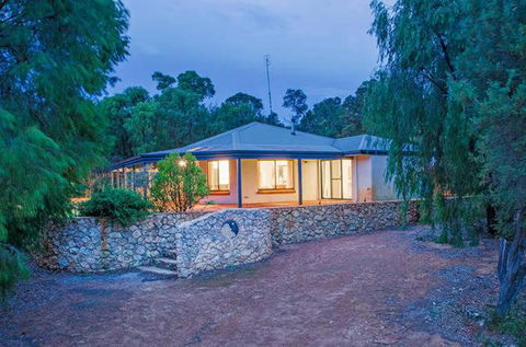 Yallingup Pet Friendly Bush Retreat - Accommodation Brunswick Heads 4