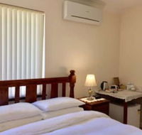 The Royal Dolphin BB in Safety Bay - Accommodation Brunswick Heads