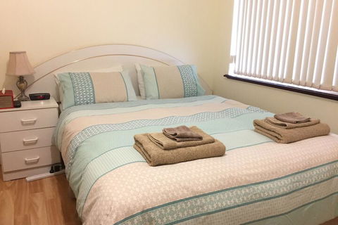 The Royal Dolphin B&B In Safety Bay - Accommodation Brunswick Heads 3