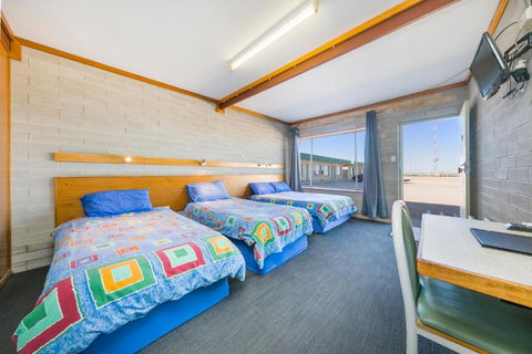 Nullarbor Roadhouse - Accommodation Brunswick Heads 5