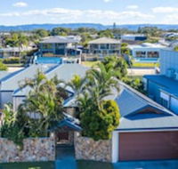 Maureen Waterfront Beach House - Accommodation Brunswick Heads