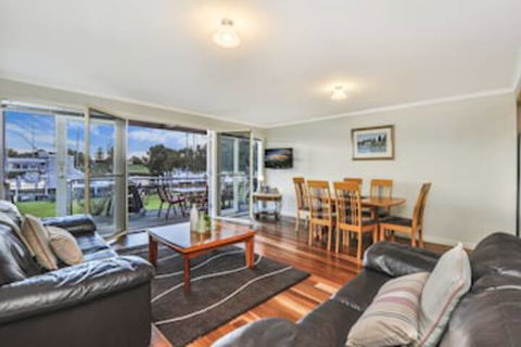 JOHANSSONS PERCH No. 1 - Accommodation Brunswick Heads 0