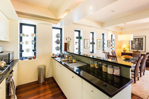 BELLE, 2BDR Melbourne Apartment - Accommodation Brunswick Heads 5