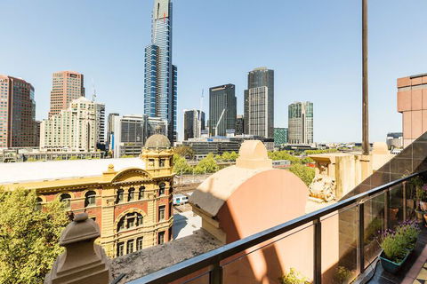BELLE, 2BDR Melbourne Apartment - Accommodation Brunswick Heads 1