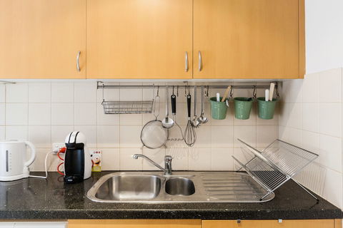 NAOMI, 2BDR South Melbourne Apartment - Accommodation Brunswick Heads 2