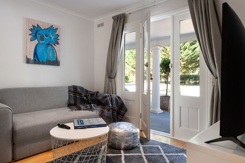 The Pond House Trentham - Accommodation Brunswick Heads 5