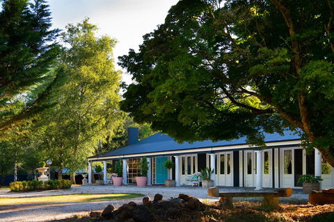 The Pond House Trentham - Accommodation Brunswick Heads 1
