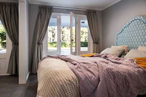 The Pond House Trentham - Accommodation Brunswick Heads 4