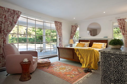 The Pond House Trentham - Accommodation Brunswick Heads 6