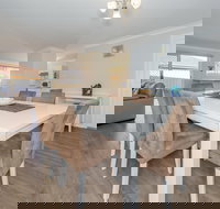 Pebble Pde 1 / 14 Fingal Bay - Accommodation Brunswick Heads