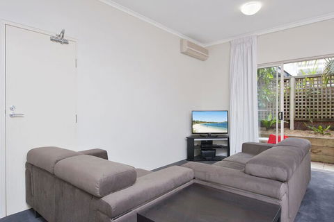Zenith Studio Unit 4 / 10 Messines Street - Accommodation Brunswick Heads 2