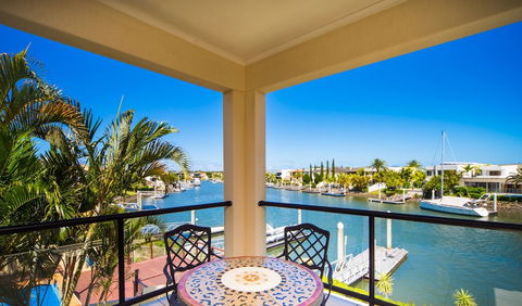 LUXE At Sanctuary Cove - Accommodation Brunswick Heads 5