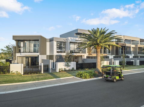 The Peninsula At Hope Island - Accommodation Brunswick Heads 1