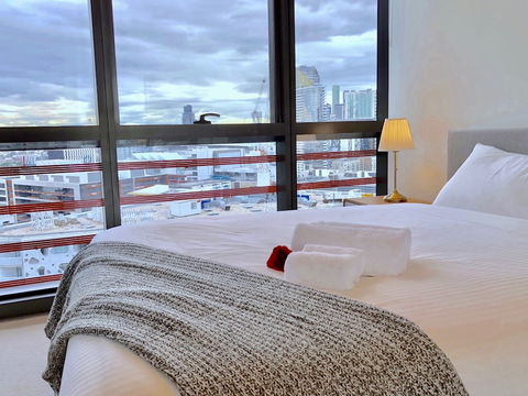 Pride Docklands Waterfront Apartment City View - Accommodation Brunswick Heads 2