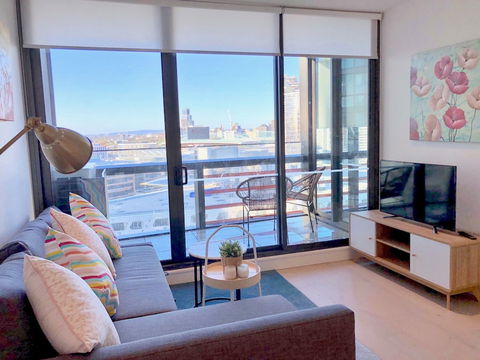 Pride Docklands Waterfront Apartment City View - Accommodation Brunswick Heads 3