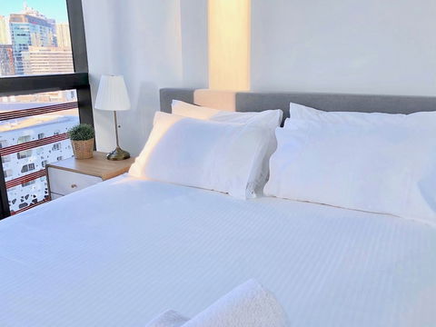 Pride Docklands Waterfront Apartment City View - Accommodation Brunswick Heads 5