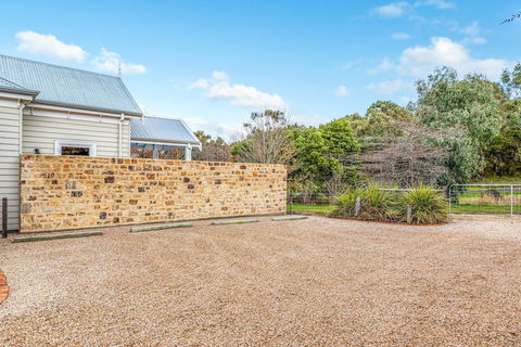 Grandview Accommodation - The Elm Tree Apartments - Accommodation Brunswick Heads 2