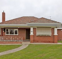 Red Brick Beauty - Central Cottage - Accommodation Brunswick Heads