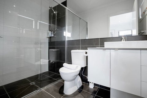92 Brand New Doncaster Local House - Accommodation Brunswick Heads 3