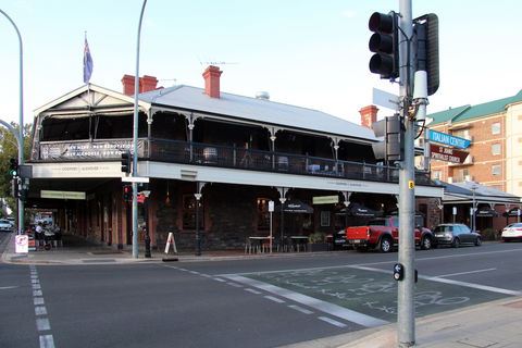 Adelaide CBD Apartment - 3BR, 2Bath & Carpark - Accommodation Brunswick Heads 1