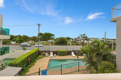 BEACH BLISS LUXURIOUS APARTMENT With POOL - Accommodation Brunswick Heads 1