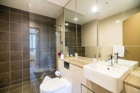 Fabulous City 2 BDR Apt In New Building - Accommodation Brunswick Heads 4