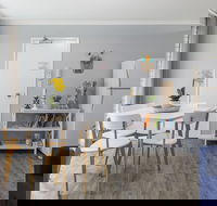 Family Romance Fun on Kings Beach - Accommodation Brunswick Heads