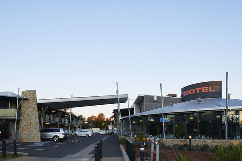 Station Motel Parkes - Accommodation Brunswick Heads 0