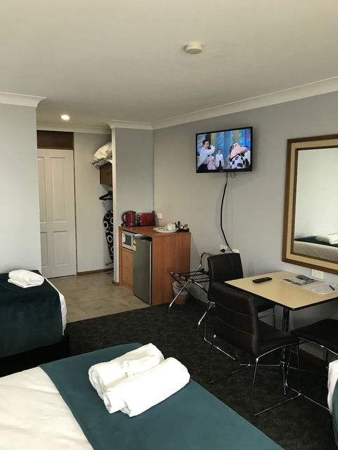 Town & Country Motor Inn Forbes - Accommodation Brunswick Heads 4