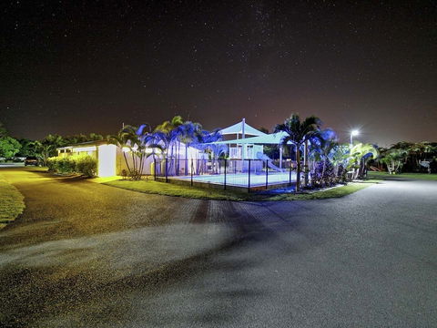 Queens Beach Tourist Village - Accommodation Brunswick Heads 2