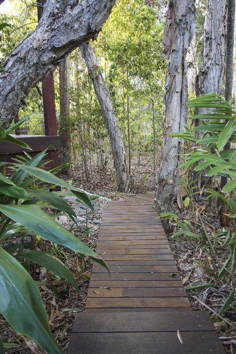 17 Naiad Court Modern Open Plan Family Home With Covered Outdoor Area & Double Lock Up Garage - Accommodation Brunswick Heads 1