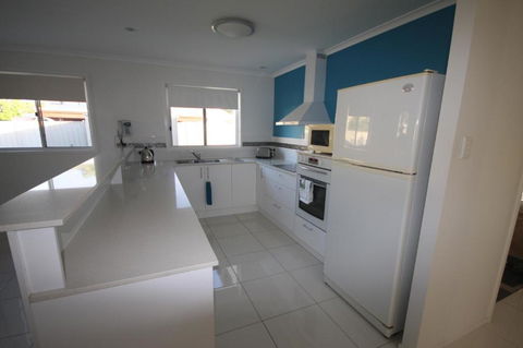 62 Tingira Close Modern Lowset Home With Swimming Pool Outdoor Area Ample Parking. Pet Friendly - Accommodation Brunswick Heads 5