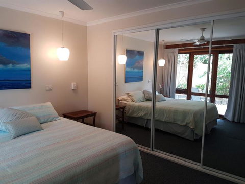 15 Larapinta Court Family Home With Swimming Pool In A Quiet Street & Central Location Close To CBD - Accommodation Brunswick Heads 3