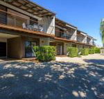 Unit 2 Rainbow Surf Modern double storey townhouse with large shared pool close to beach  shops - Accommodation Brunswick Heads