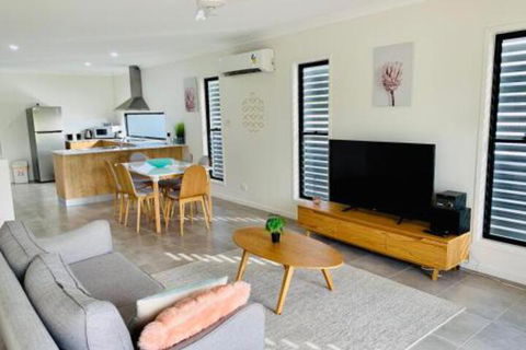 WHITSUNDAY Brand New Townhouse Close To Boardwalk - Accommodation Brunswick Heads 0