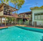 Geckos Rest Rainbow Shores Executive Beach House Pet Friendly Pool Wi fi - Accommodation Brunswick Heads