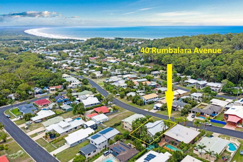 40 Rumbalara Avenue Rainbow Beach Entertain On The Spacious Verandah Overlooking Beautiful Rainbow Beach - Accommodation Brunswick Heads 5