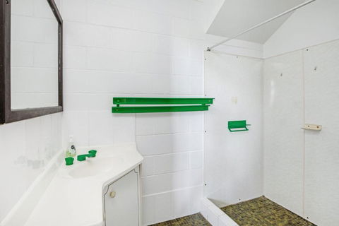 40 Rumbalara Avenue Rainbow Beach Entertain On The Spacious Verandah Overlooking Beautiful Rainbow Beach - Accommodation Brunswick Heads 6