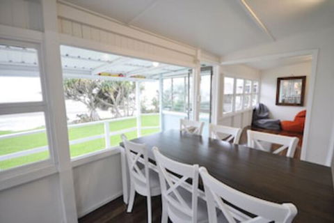 Golden Sands At Beachmere - Accommodation Brunswick Heads 0