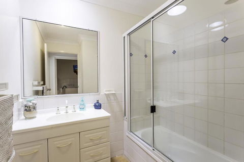 14 Zircon Street Centrally Located Family Home With Covered Deck Close To Patrolled Beach & Shops - Accommodation Brunswick Heads 5