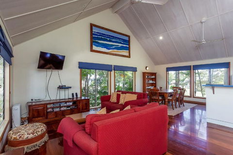 6 Ilmenite Avenue Coastal Beach Shack Within Walking Distance To Patrolled Beach & CBD - Accommodation Brunswick Heads 4