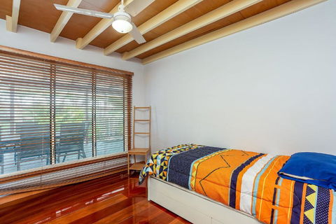 6 Ilmenite Avenue Coastal Beach Shack Within Walking Distance To Patrolled Beach & CBD - Accommodation Brunswick Heads 6